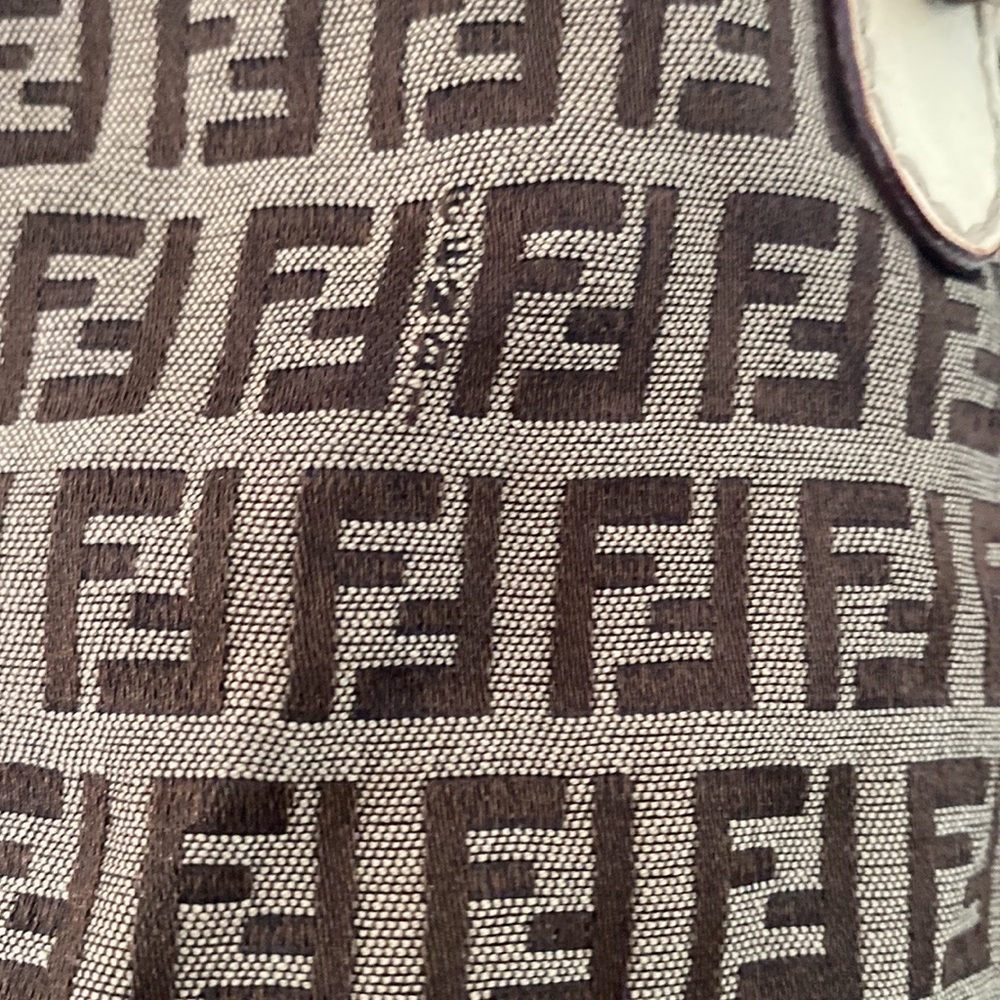 FENDI Zucchino shopping Tote FF beige. ❤️🎁💐